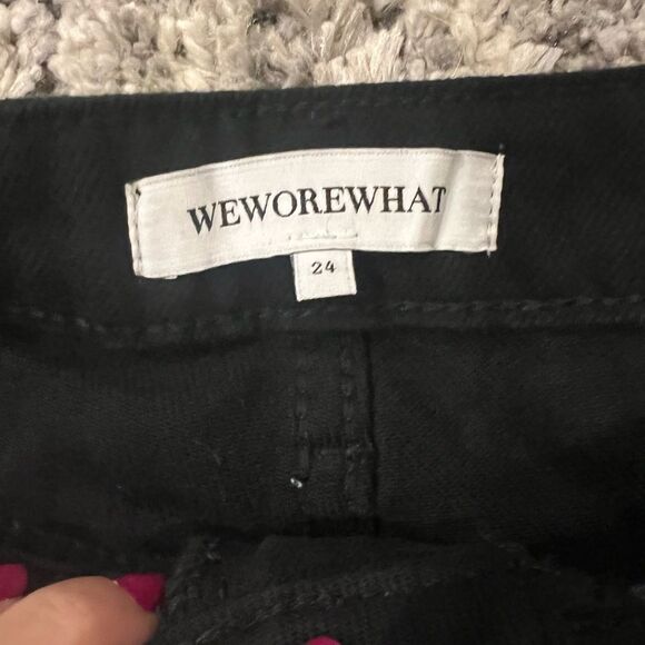 NWOT WeWoreWhat Women's black Straight leg Jeans with faux fur cuffs size 24 - Picture 11 of 15